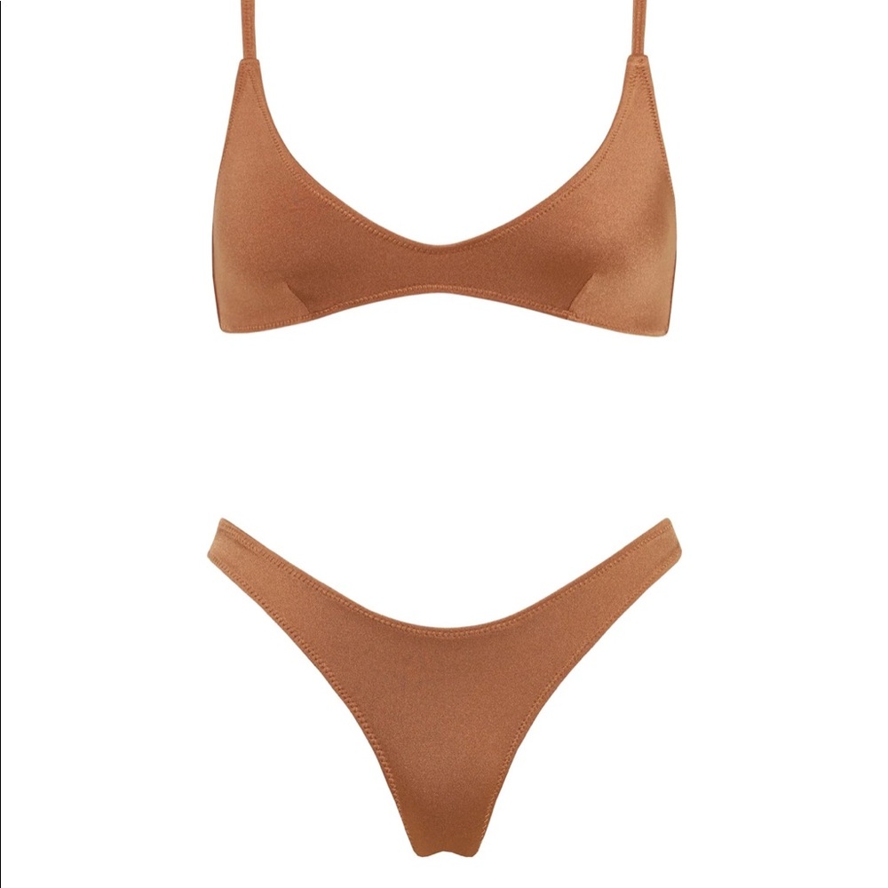 Brand New triangl Maia set
